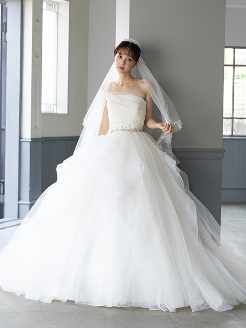 ウェディングドレス購入で後悔しないために｜15万円台〜25万円台で